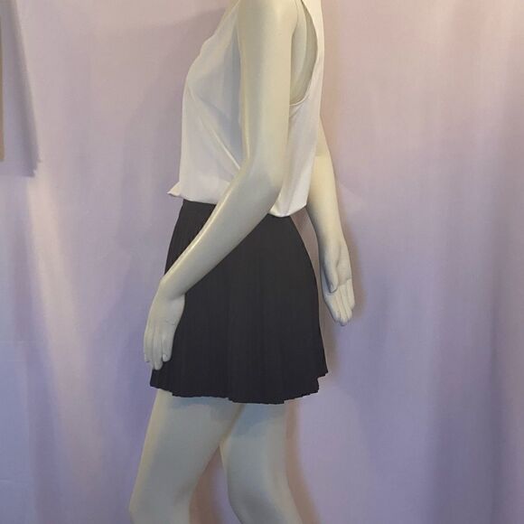 NWOT Forever 21 pleated skirt - Picture 6 of 7